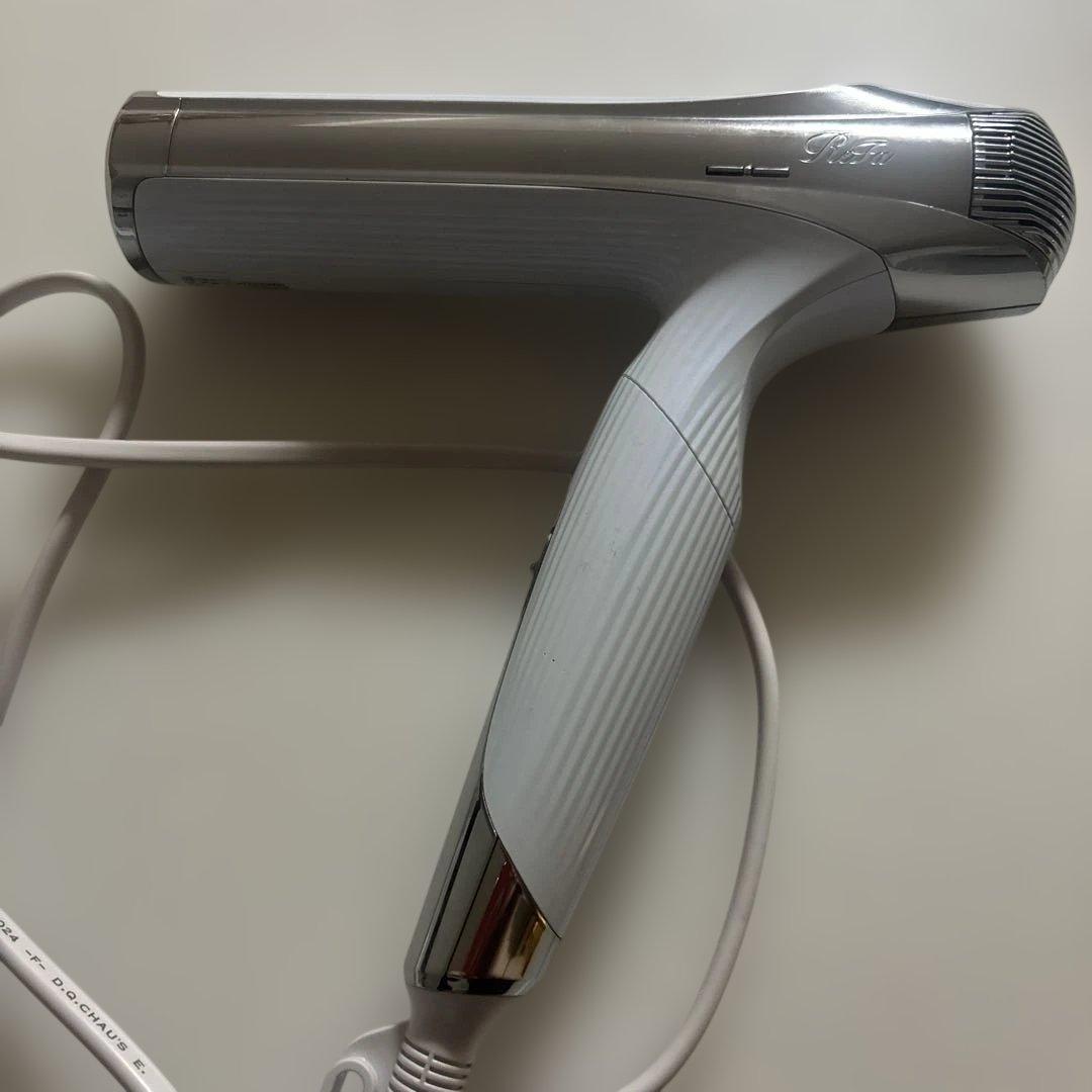 シルバー ヘアドライヤー リファ