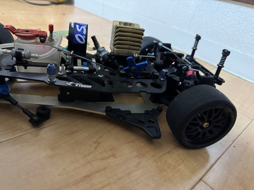 Kyosho ガソリンエンジン ラジコンカー