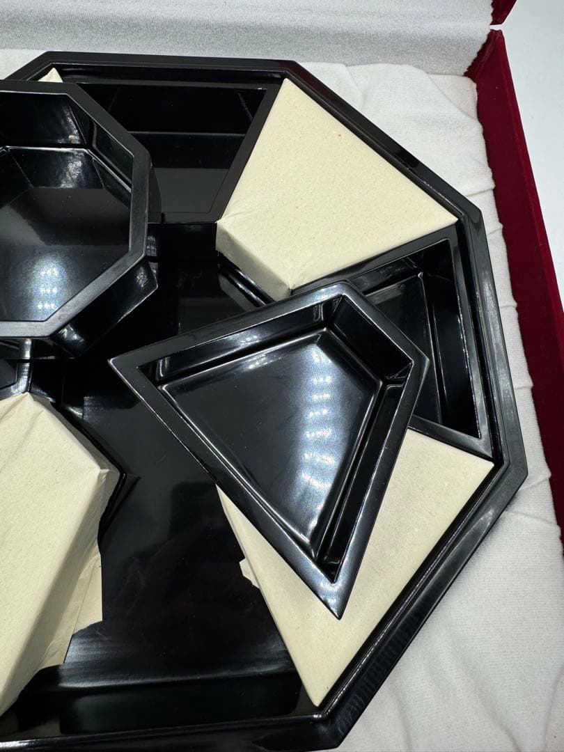 韓国製　八角螺鈿細工　漆器　螺鈿細工　小物入れ