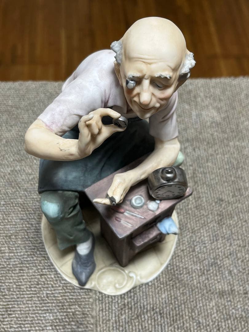 カポディモンテ 時計職人のヴィンテージ陶器彫刻 イタリア 1950 年代