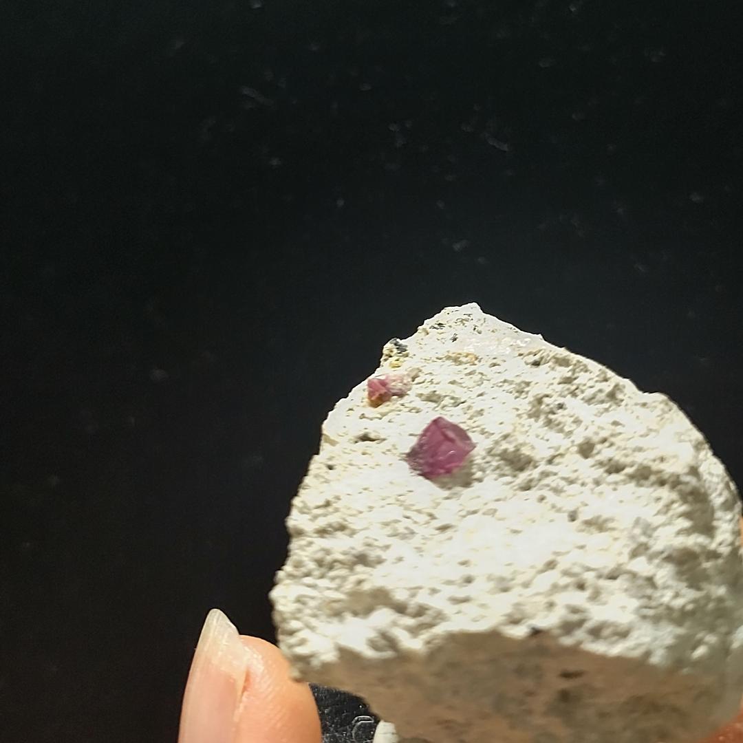 レッドベリル【Red Beryl】アメリカ産 | PEANUTS MINERALS powered by