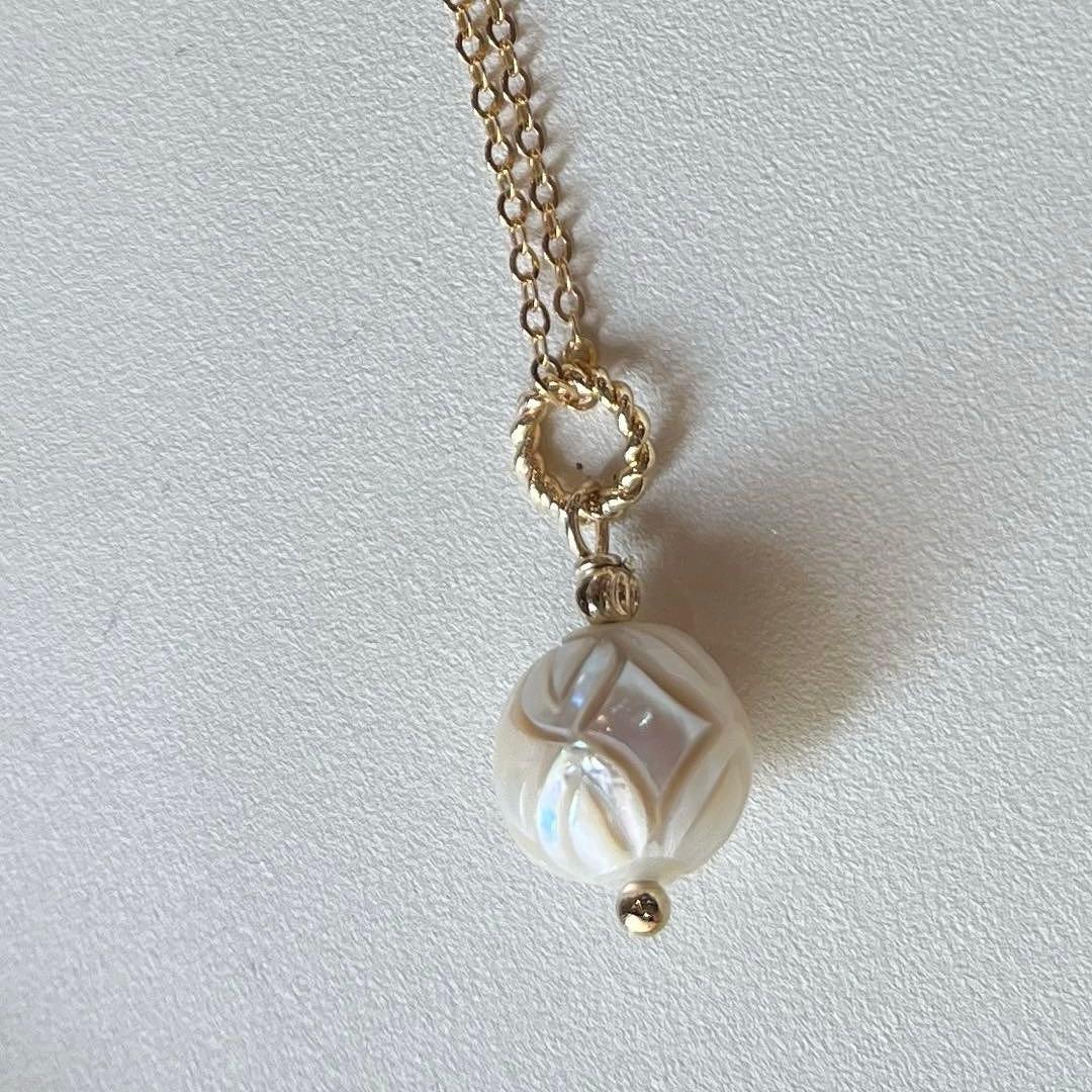 COCO＊＊様✴︎白蝶真珠カービングネックレスTOP&デンドリックアゲート