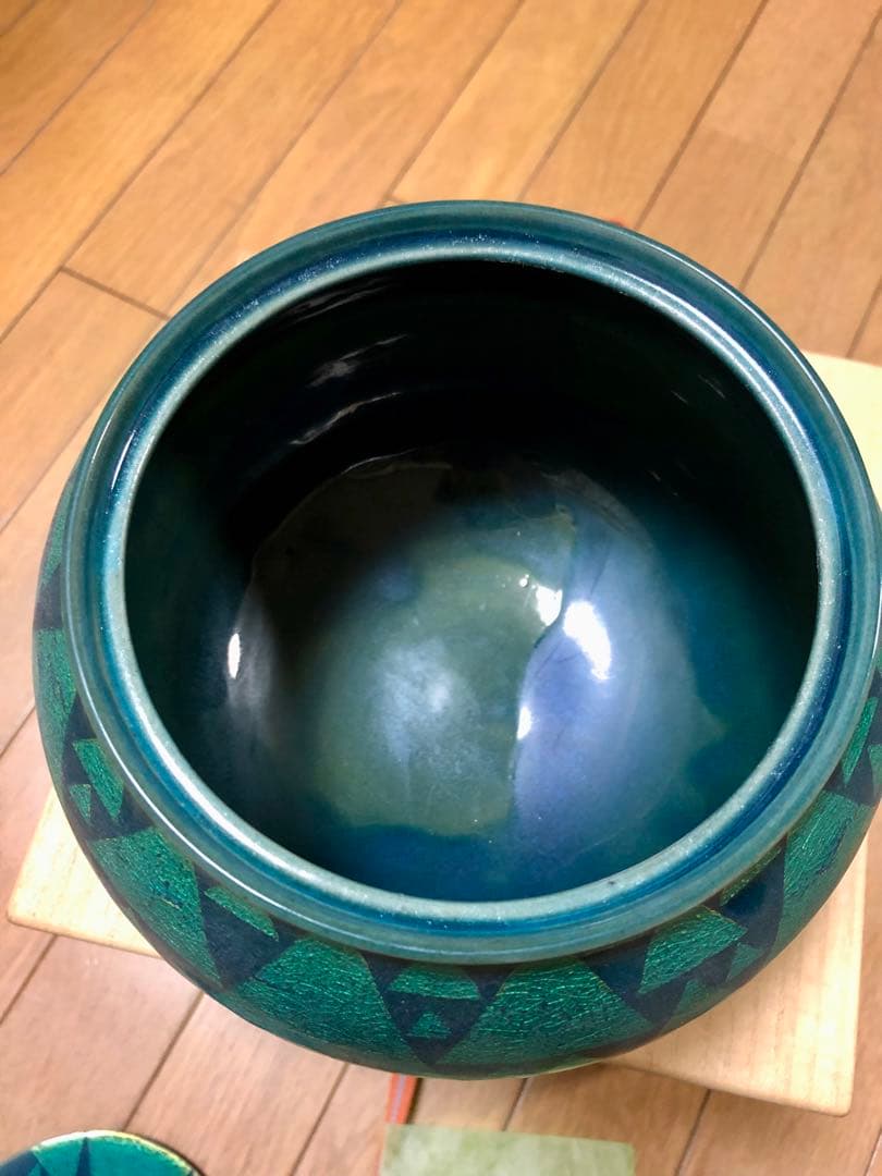 佐賀県を代表する陶芸家 小野珀子 青緑色の釉裏金彩 水