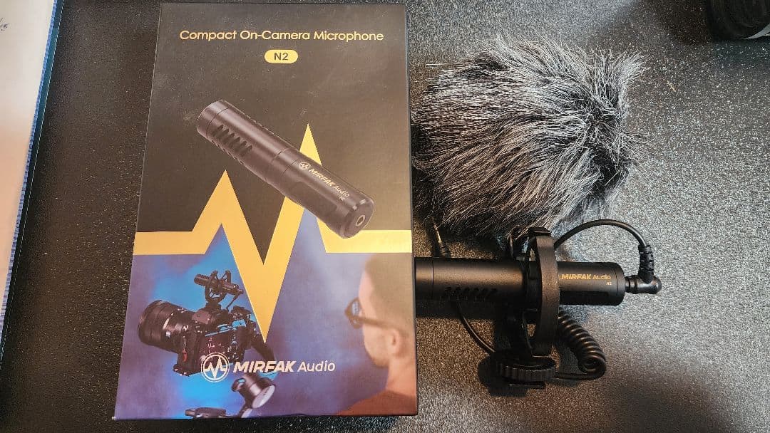 個人使用美品　マイク付　Panasonic HC-VZX1M 4K ビデオカメラ