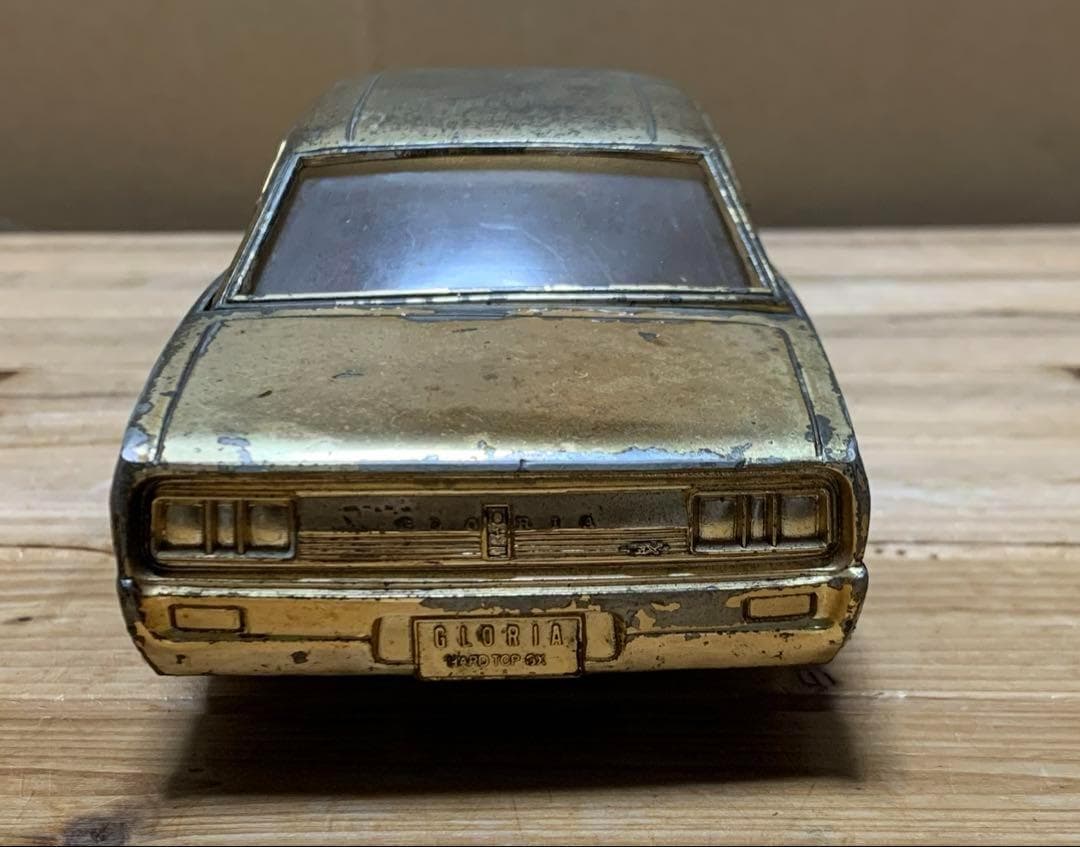 ニッサン　グロリアハードトップ　GX　ダイカスト　カー　希少品