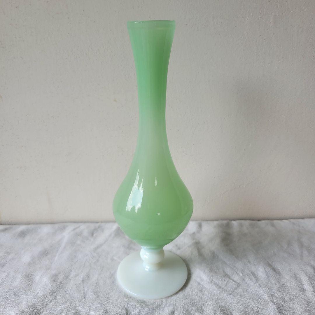フランス　アンティーク　オパリンガラス　フラワーベース　グリーン IMG_5704_2cf3438a-9908-4a45-