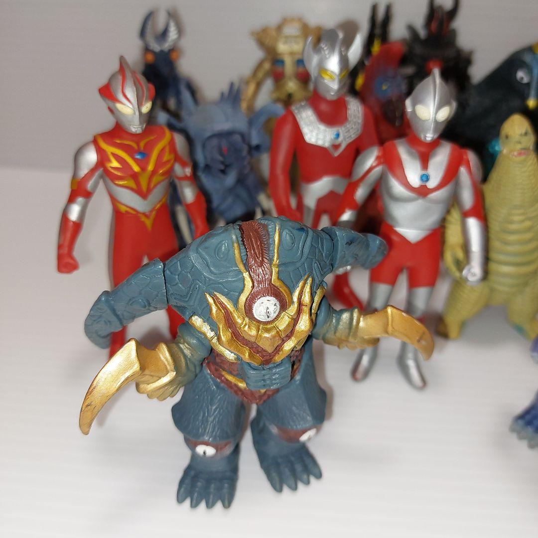 ウルトラマンフィギュア15体まとめ売り