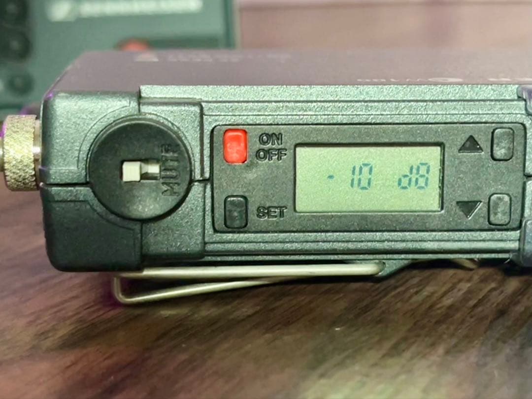 ⑤Sennheiser EW100 B帯 ワイヤレスシステム ラベリアマイク付き