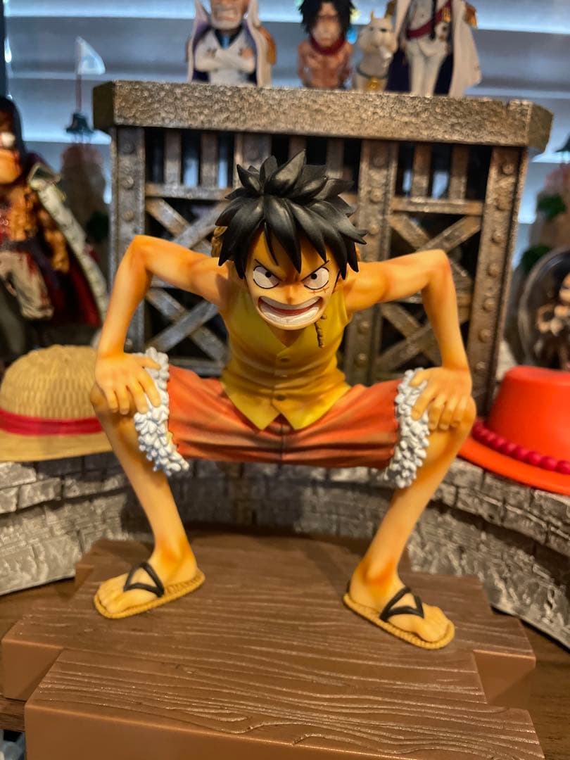 ワンピースフィギュア　頂上決戦ルフィ　　　白髭海賊団との共闘　送料無料