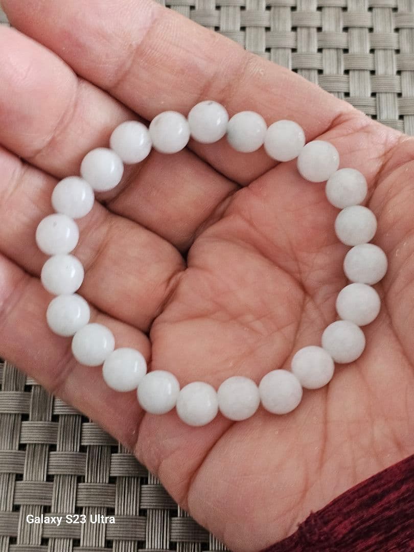 糸魚川翡翠氷種白８mm２３玉ブレスレット