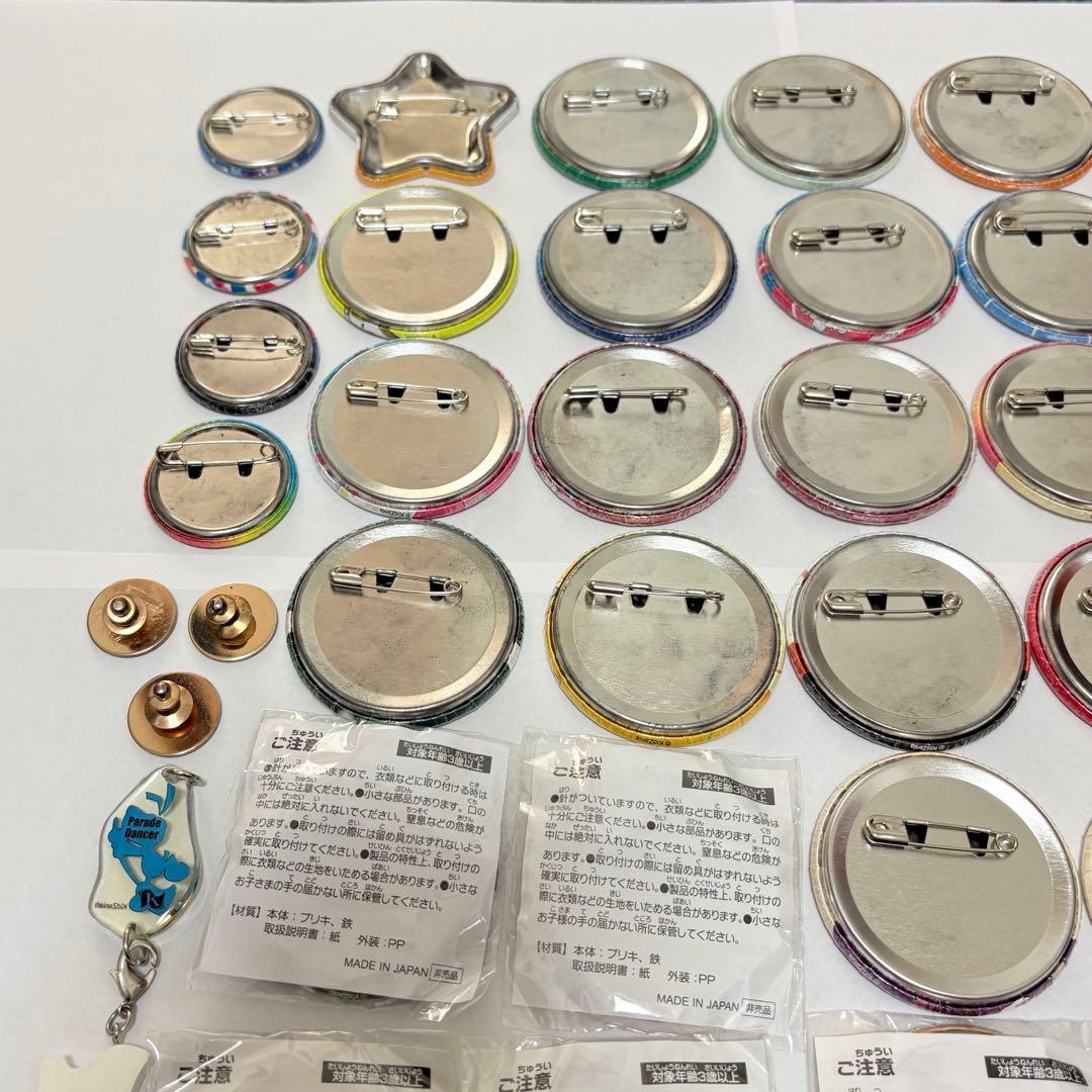 【週末限定価格】キッザニア缶バッジ40個&ピンバッジ3個＆キーホルダー１個セット