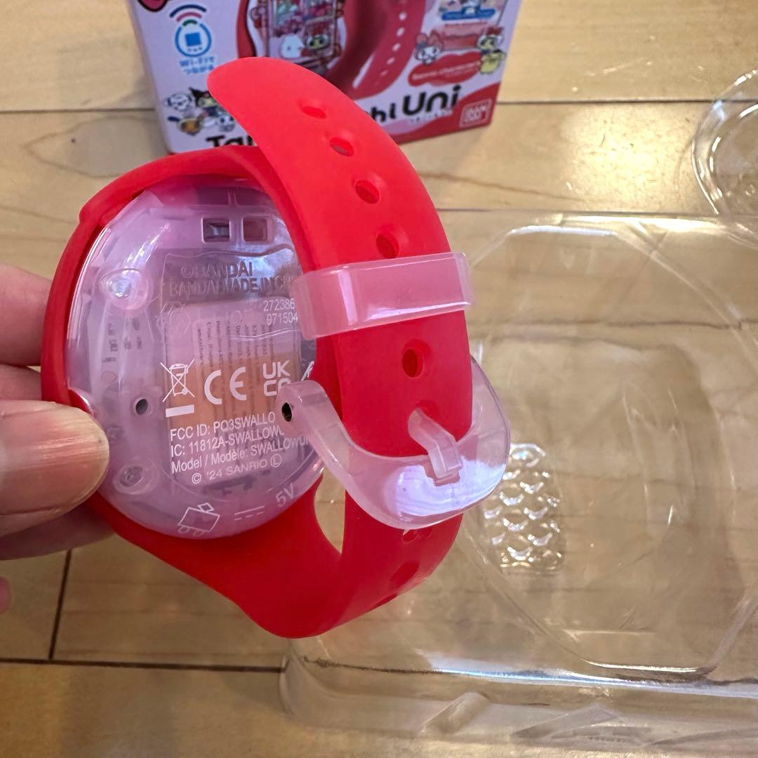 Tamagotchi Uni たまごっちユニ 赤 サンリオキャラクター