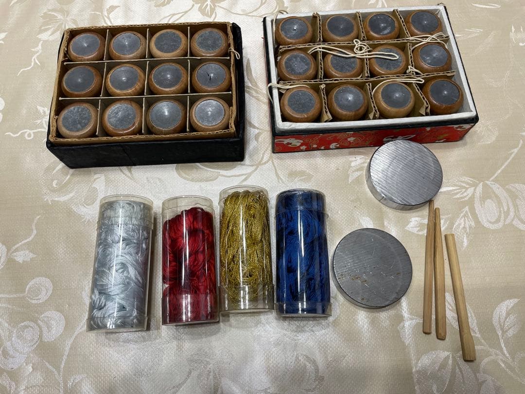 組ひも制作セットと教科書