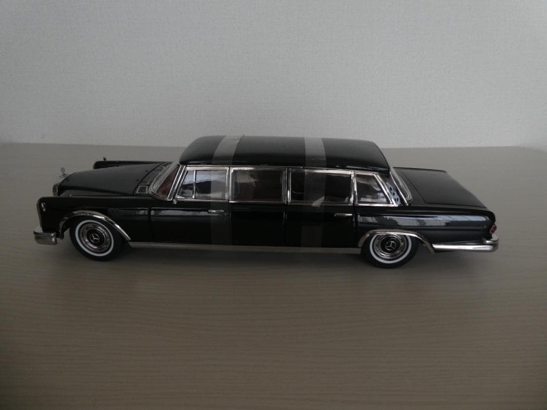 1/18 ミニカー 1966 メルセデスベンツ 600 サンスター メルセデス