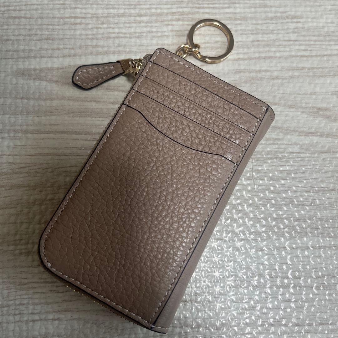 COACHコーチ カードケース 新作 キーケースぺブル レザー ベージュ