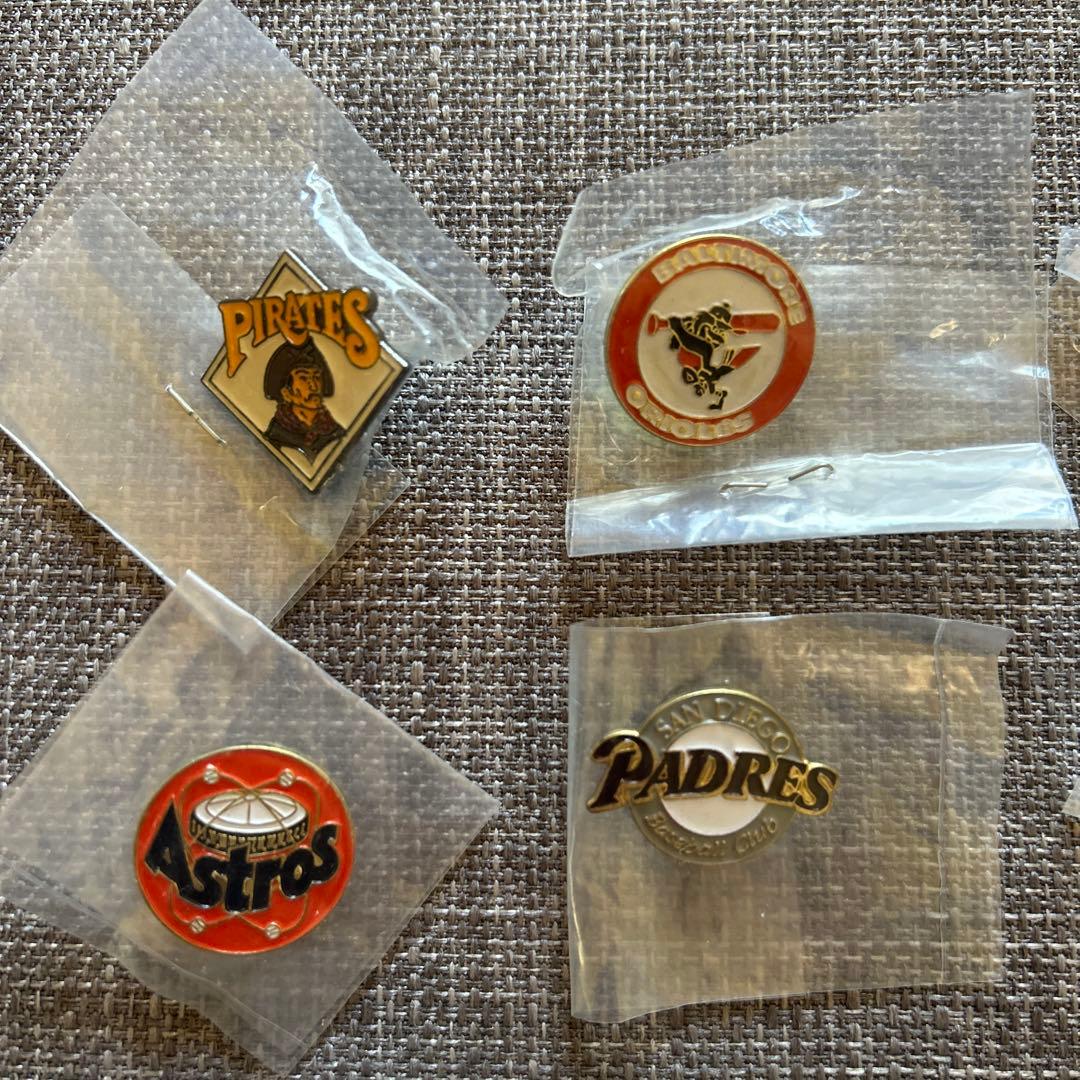 野球チームロゴピンバッジ 12個セット