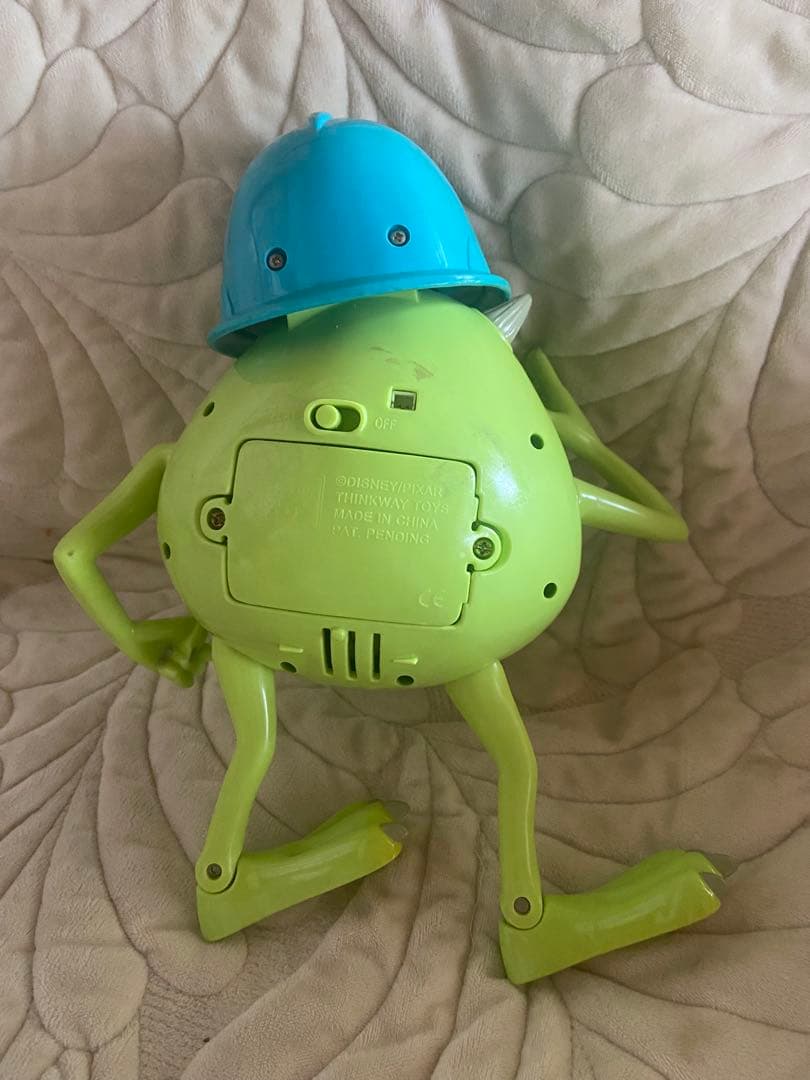 マイク・ワゾウスキ フィギュア 青い帽子付き