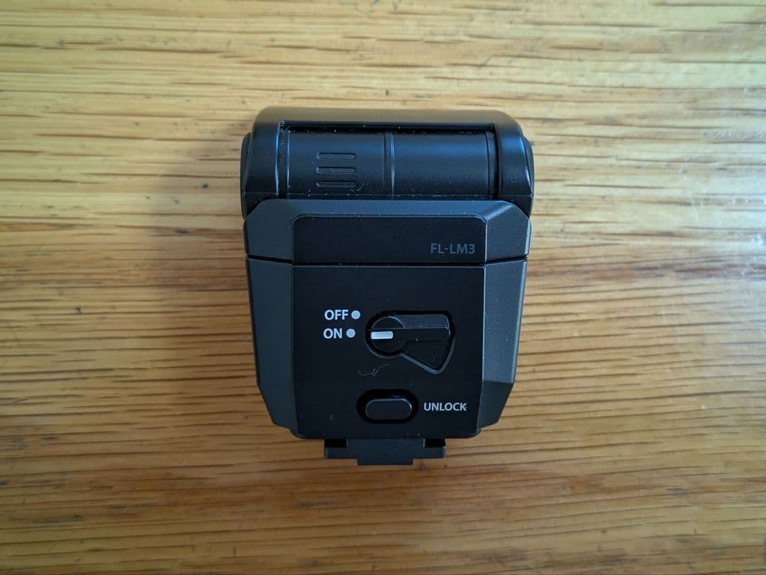 シャッター数5774回】OM SYSTEM OM-1 UHS-IIカード付き - メルカリ