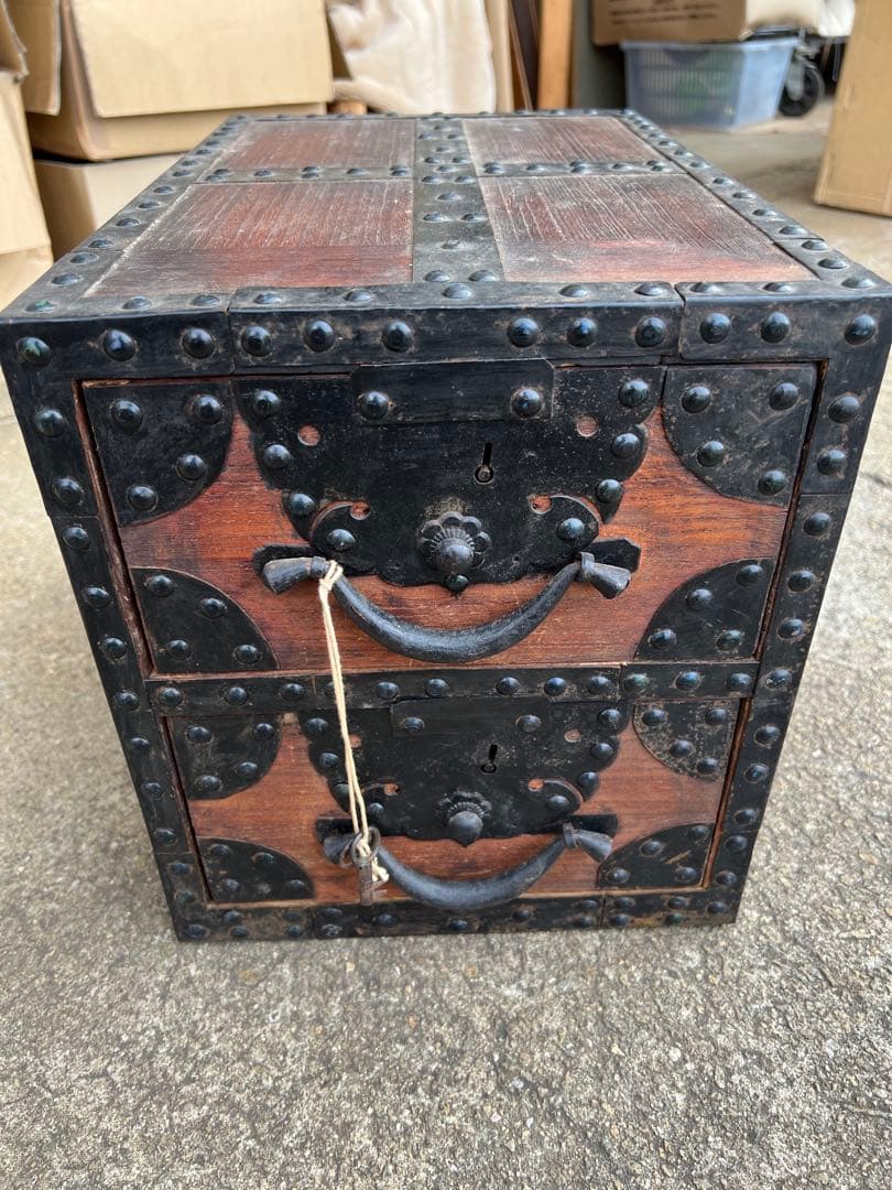 骨董 船箪笥 (金庫) 時代和箪笥 鉄地金具 カギ付き 金具装 昭和レトロ