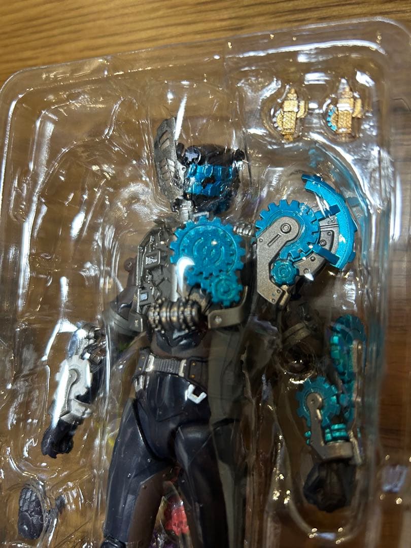 コ*】様 S.H.Figuarts仮面ライダービルドエンジンブロス&リモコンブロ