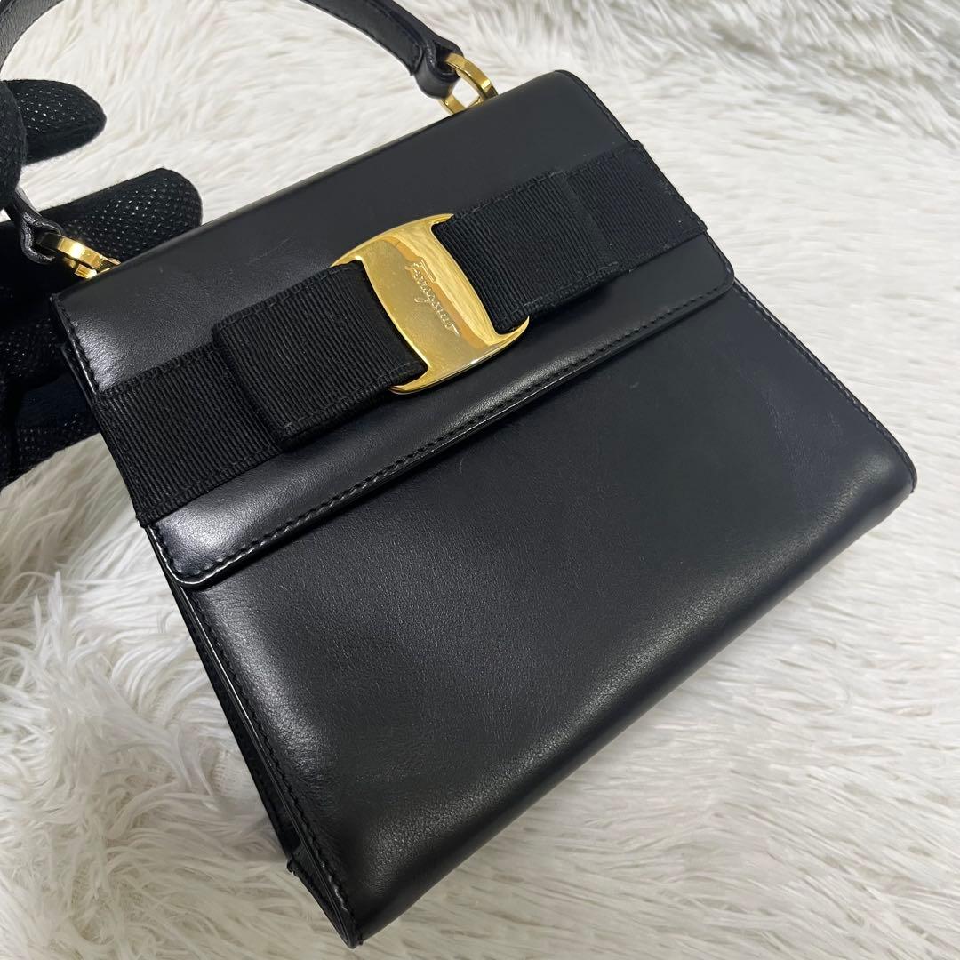 サルヴァトーレフェラガモ ハンドバッグ 2way ブラック ヴァラリボン