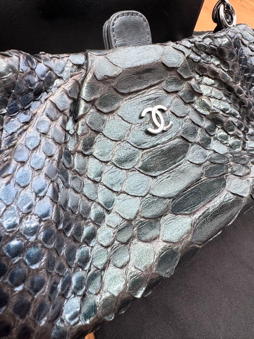 シャネル　パイソンパーティーポーチ
