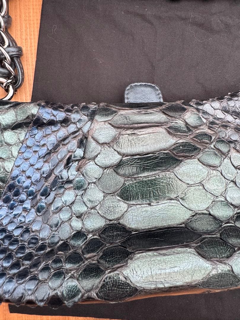 シャネル　パイソンパーティーポーチ