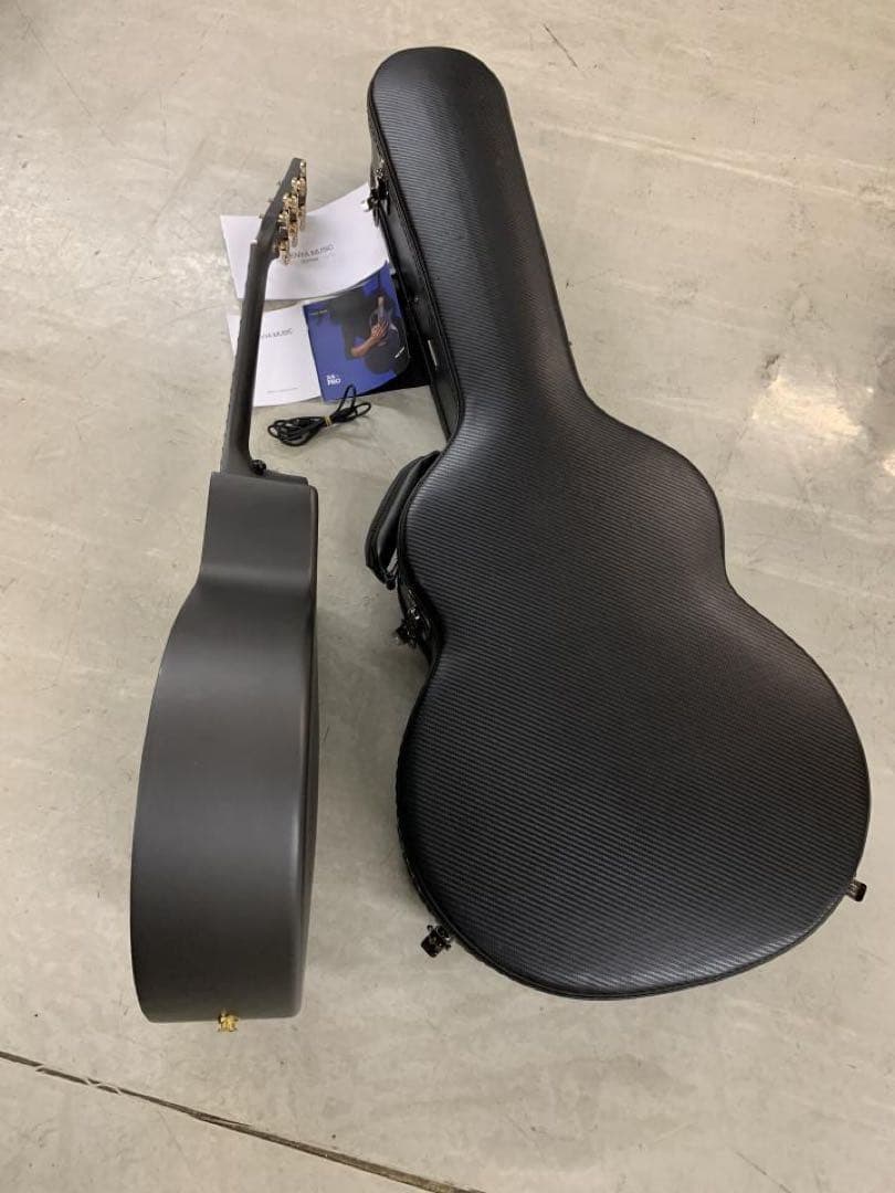 新品同様ENYA X4 Pro Trance Acoustic ギター、ケース付 ENYA EM-X1