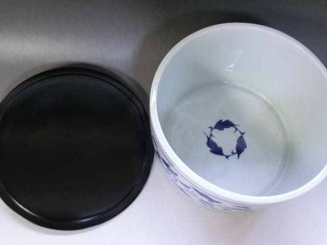 水指□砥部焼 佐川 作 染付唐草紋 大振り水さし 大きい 共箱