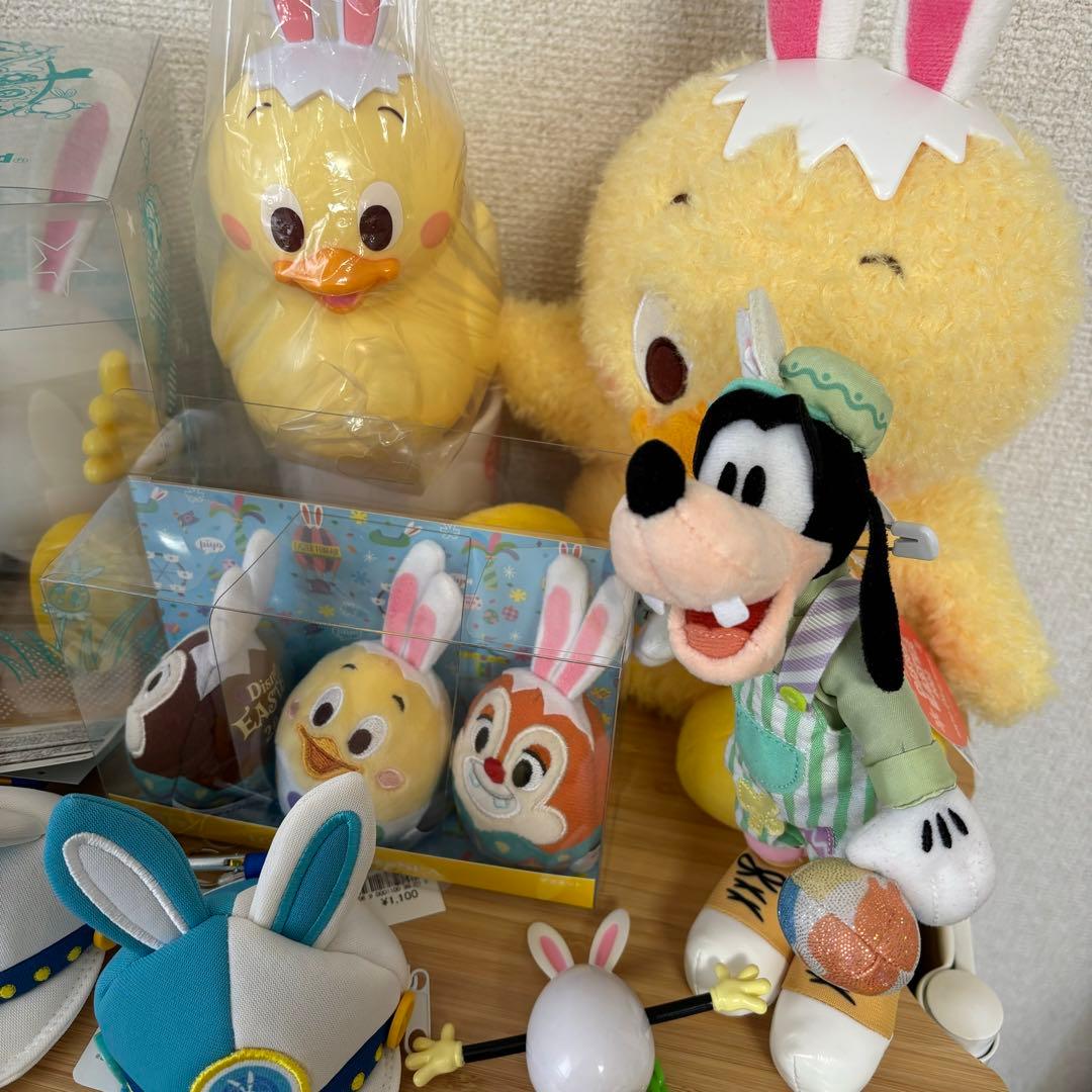 ディズニー　イースター　うさたま　グーフィー　うさぴよ　ぬいぐるみバッジ