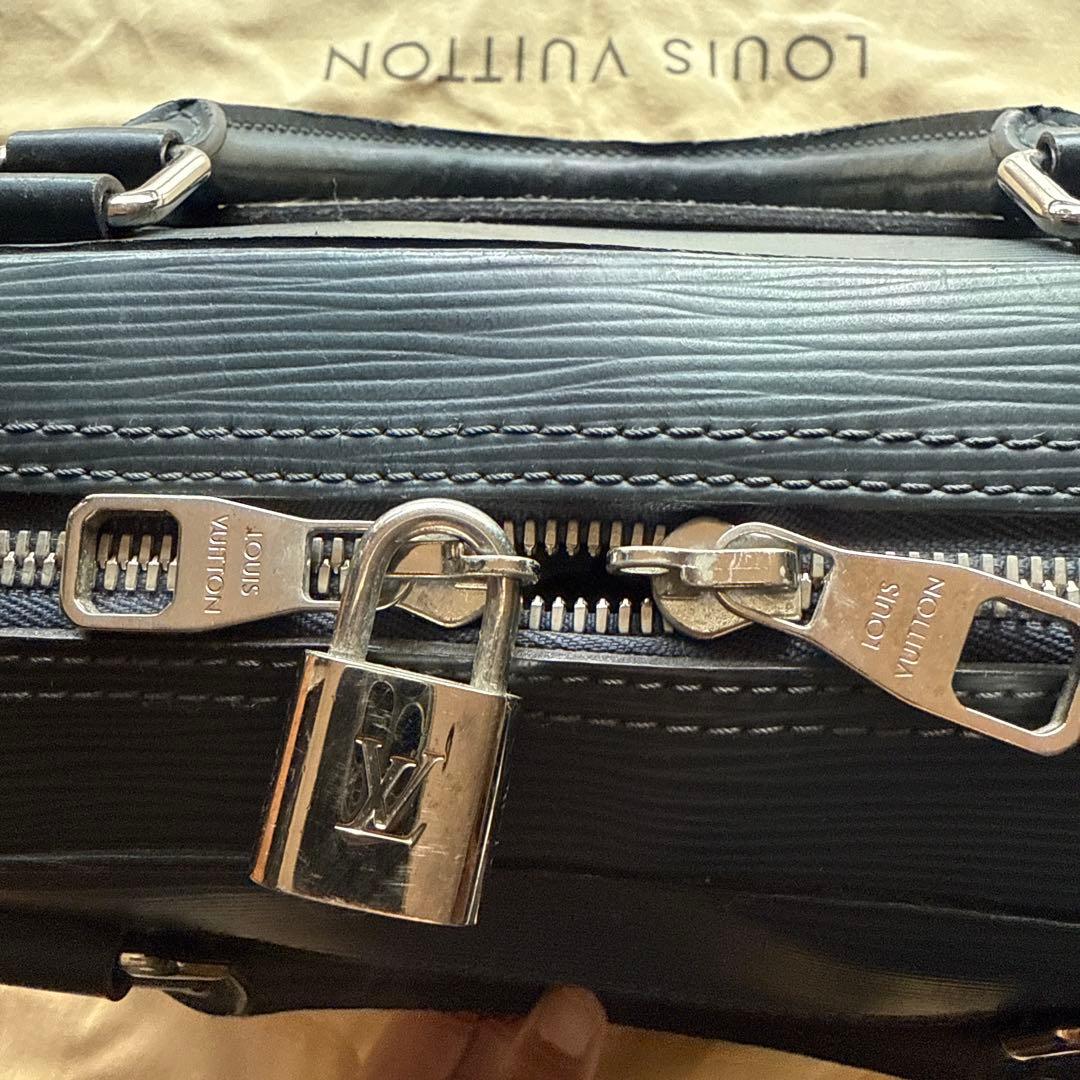 Louis Vuitton エピレザー ビジネスバッグ ネイビー