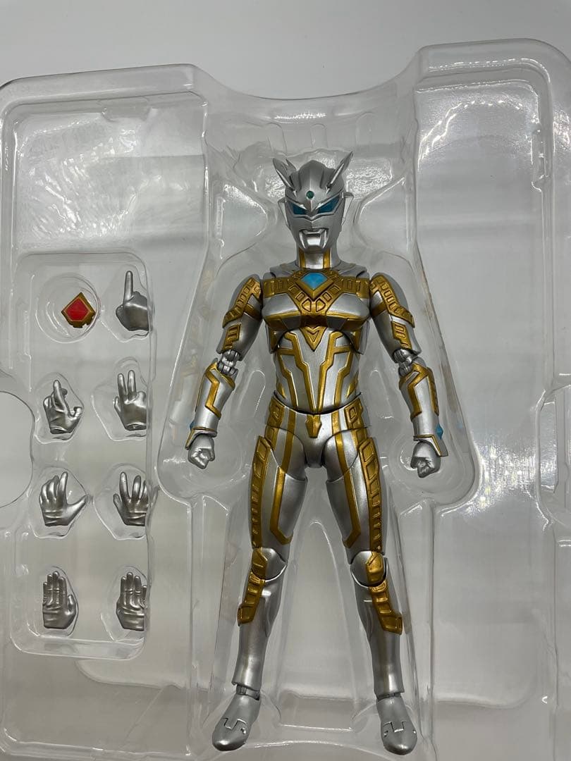 ウルティメイトシャイニングウルトラマンゼロ / ニュージェネ / フィギュアーツ