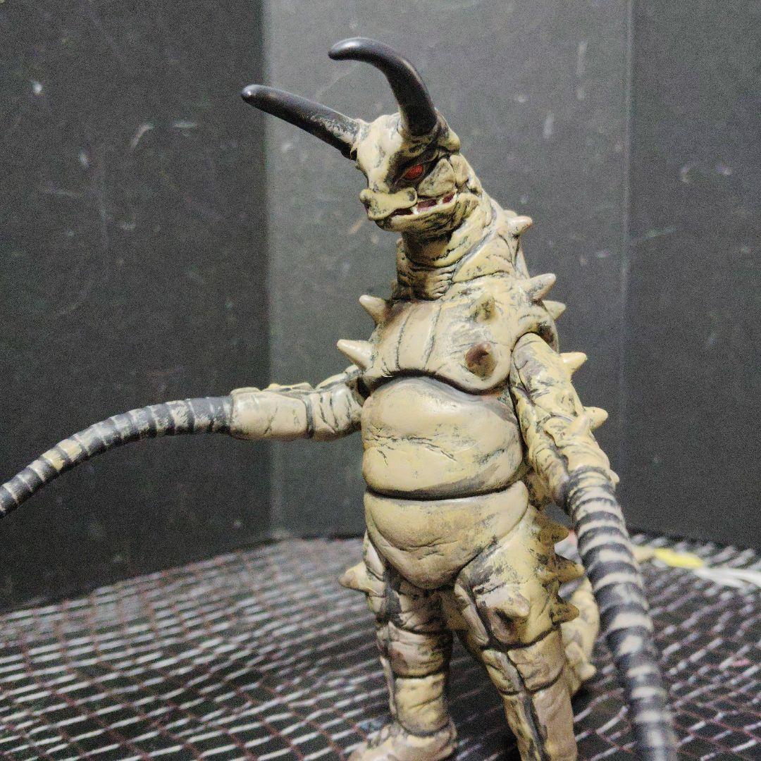 大特価ウルトラ現行ソフビ怪獣（グドン.ツインテール.ベムスター.ブラックキング）