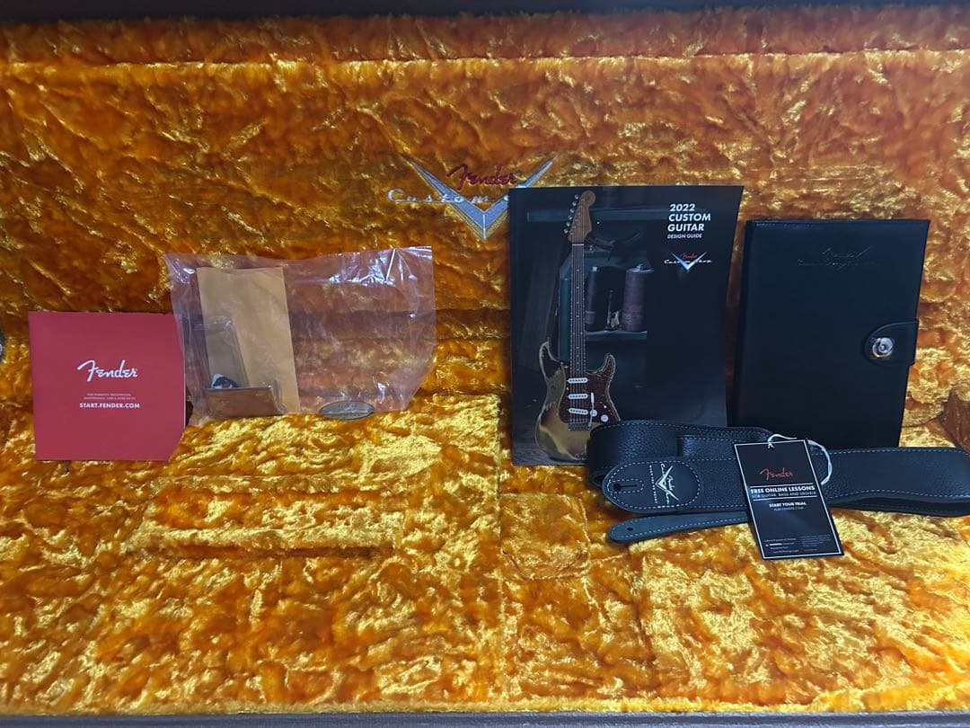 Fender Stratocaster サンバーストモデル