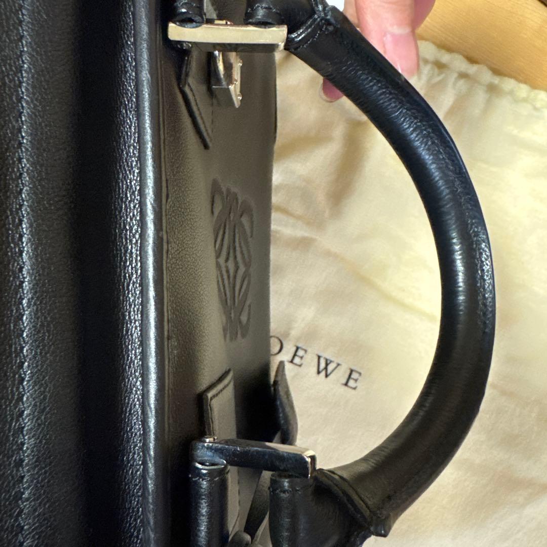 LOEWE ブラックレザー ハンドバッグ　ロエベ