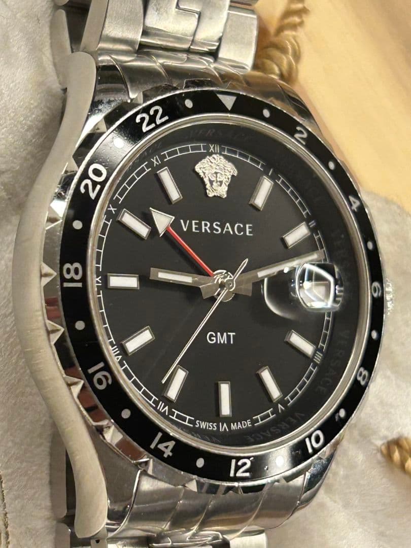 稼働品　VERSACE GMT 腕時計 ブラック　稼働　ヴェルサーチ　V11　黒