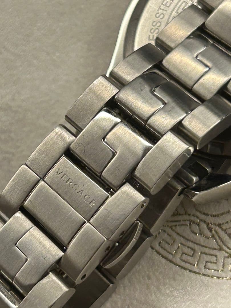 稼働品　VERSACE GMT 腕時計 ブラック　稼働　ヴェルサーチ　V11　黒