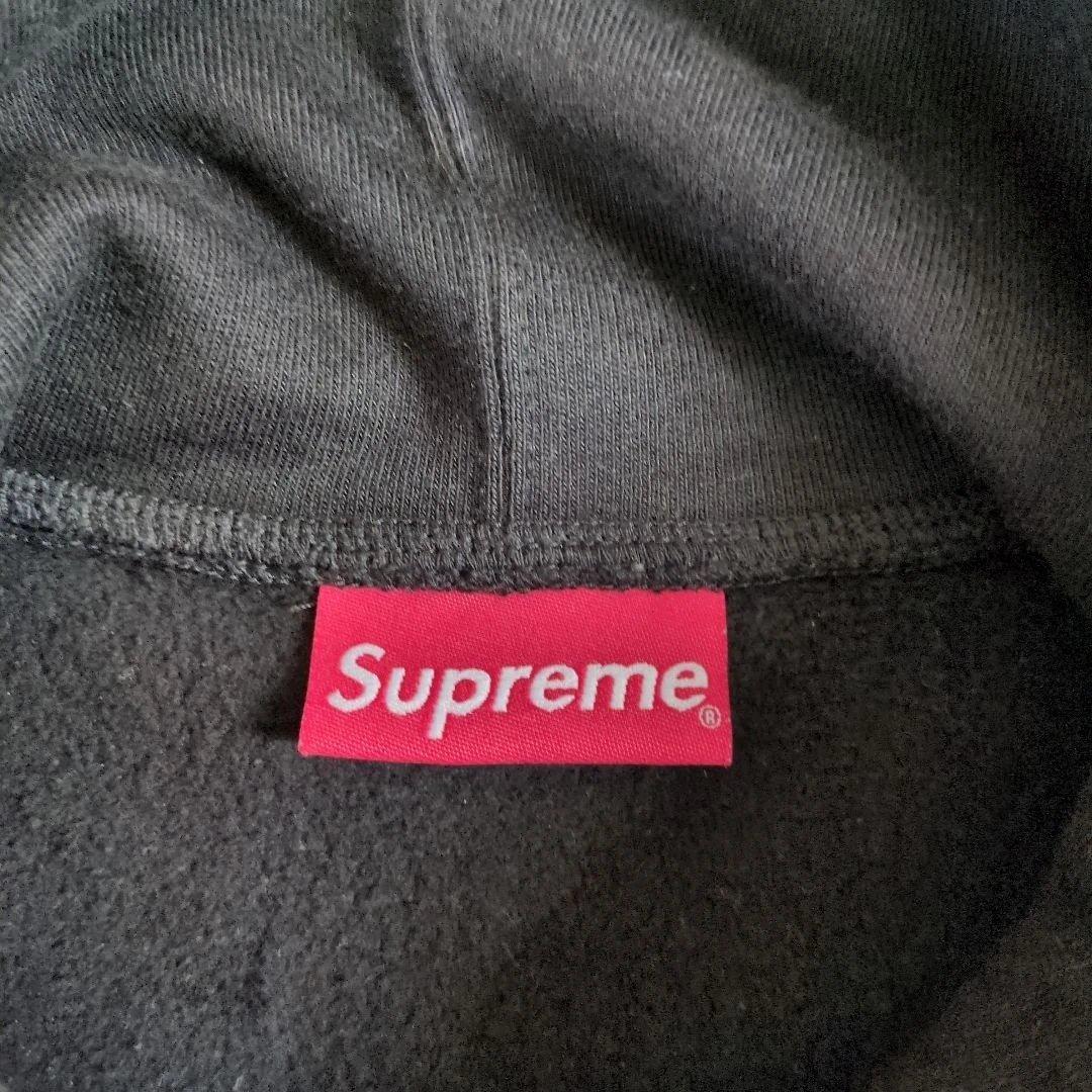 美品☆Supremeロゴパーカー ☆ブラック