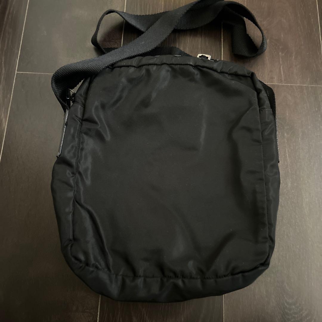 極美品PRADA テスート三角ロゴショルダーバッグ ブラック（未使用に近い）