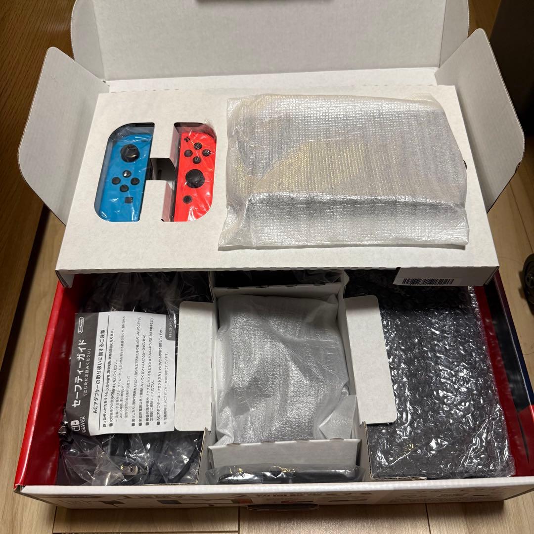 Nintendo Switch 本体 Joy-Con付き ➕キャリングケース