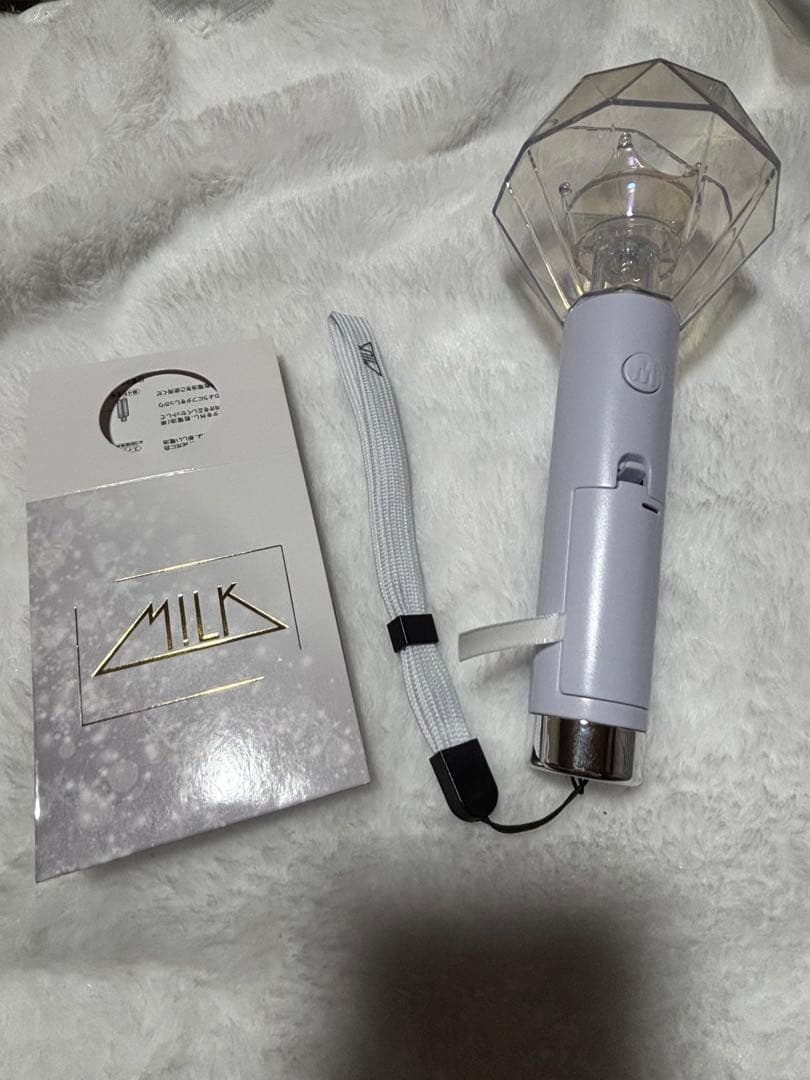 M!LK ペンライト　ミルクラスタル　スティック　2 Amazon.co.jp: M!LK 公式ペンライト ミルクラスタルスティック : 産業