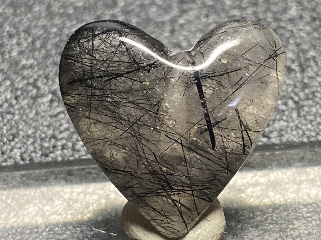 ザギマウンテンクォーツ ザギ水晶 4.3g ハート エジリン - メルカリ