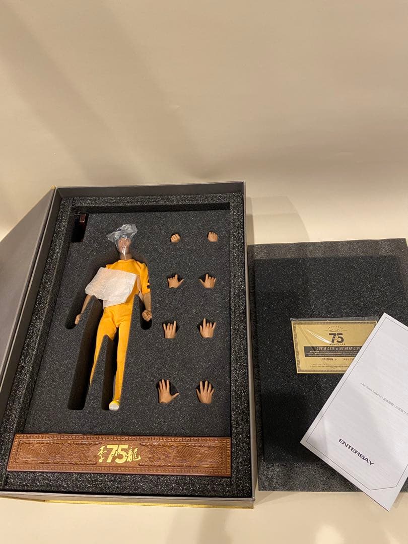 BLITZWAY】 ブルースリー75周年1/6 フィギュアエンターベイ