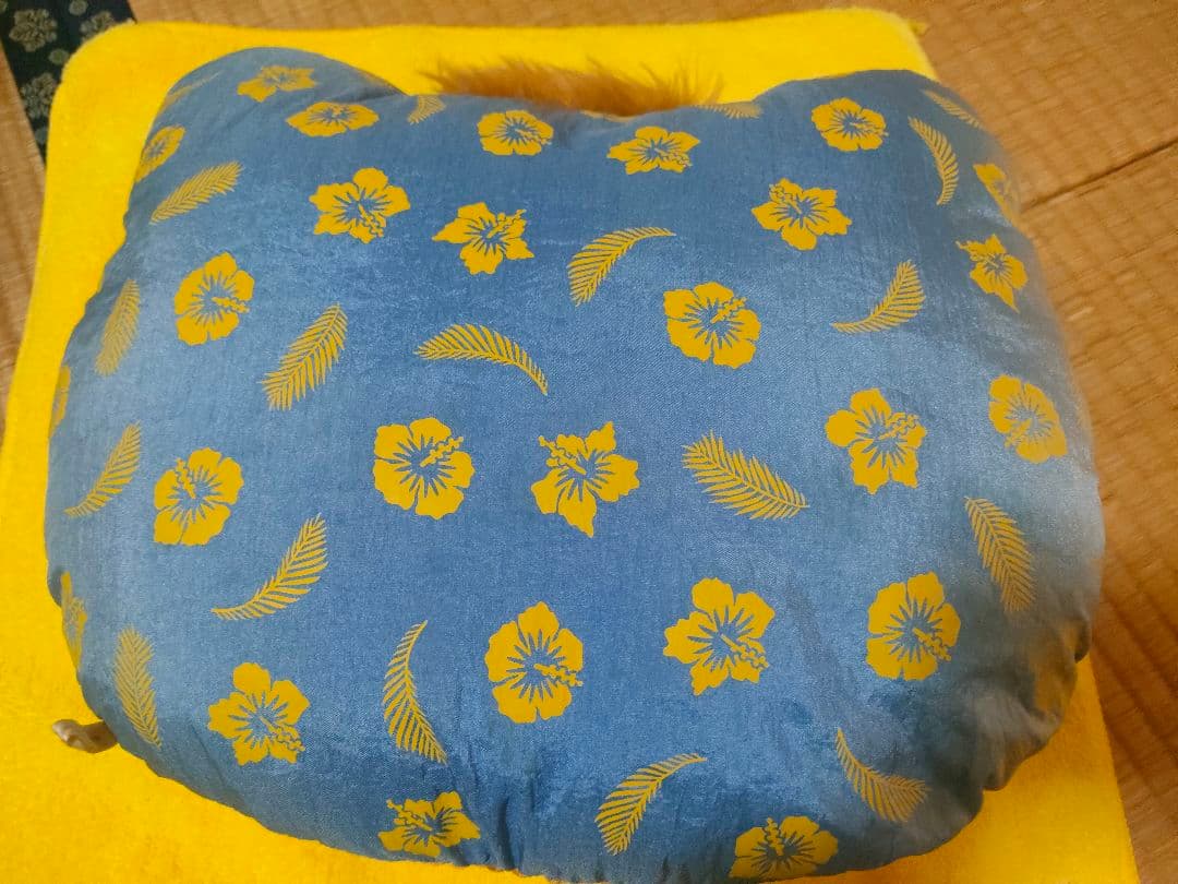 ハローキティ ハワイ 日焼け ガングロ ぬいぐるみ 枕 クッション アロハ