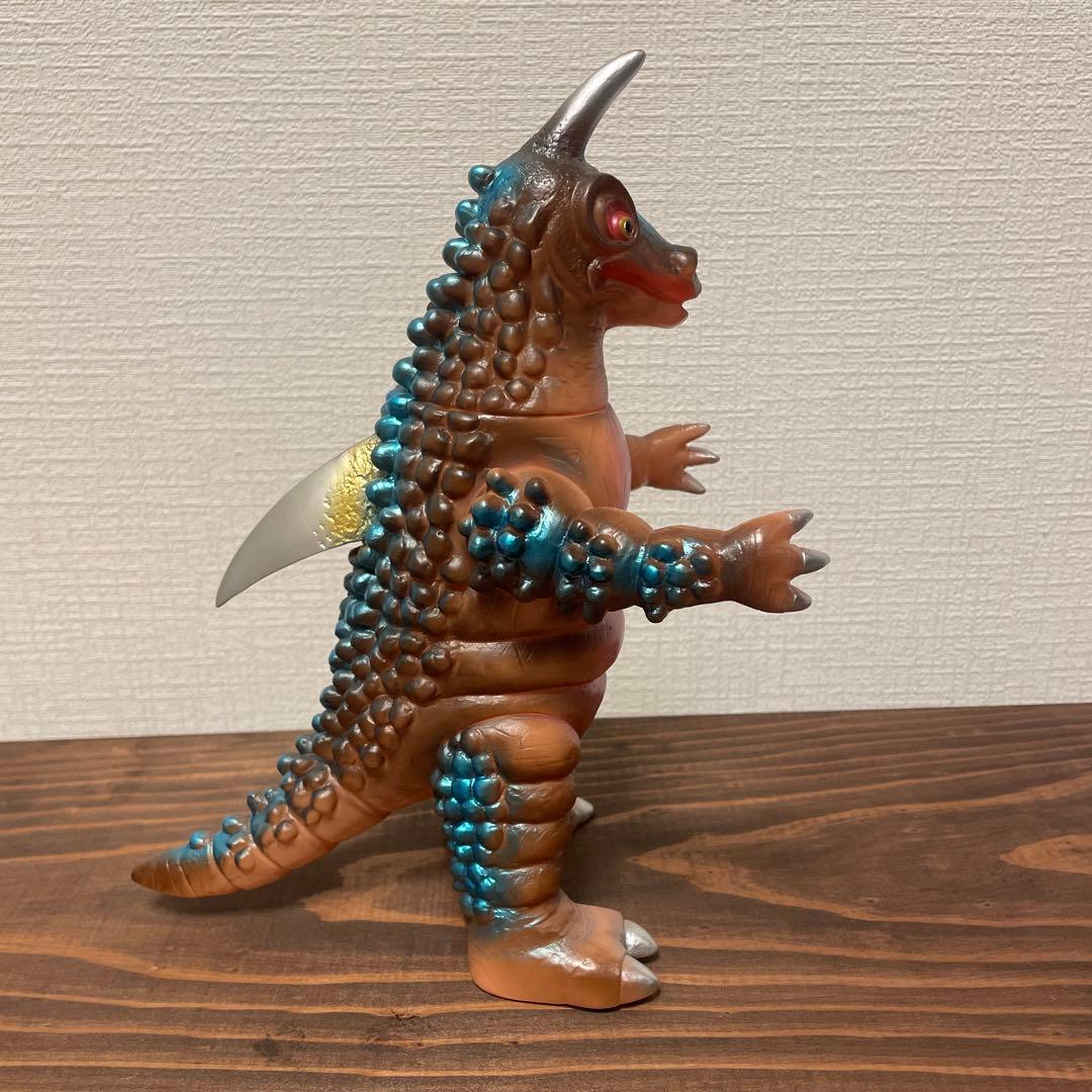 ブルマァク　ブラックギラス　ソフビ