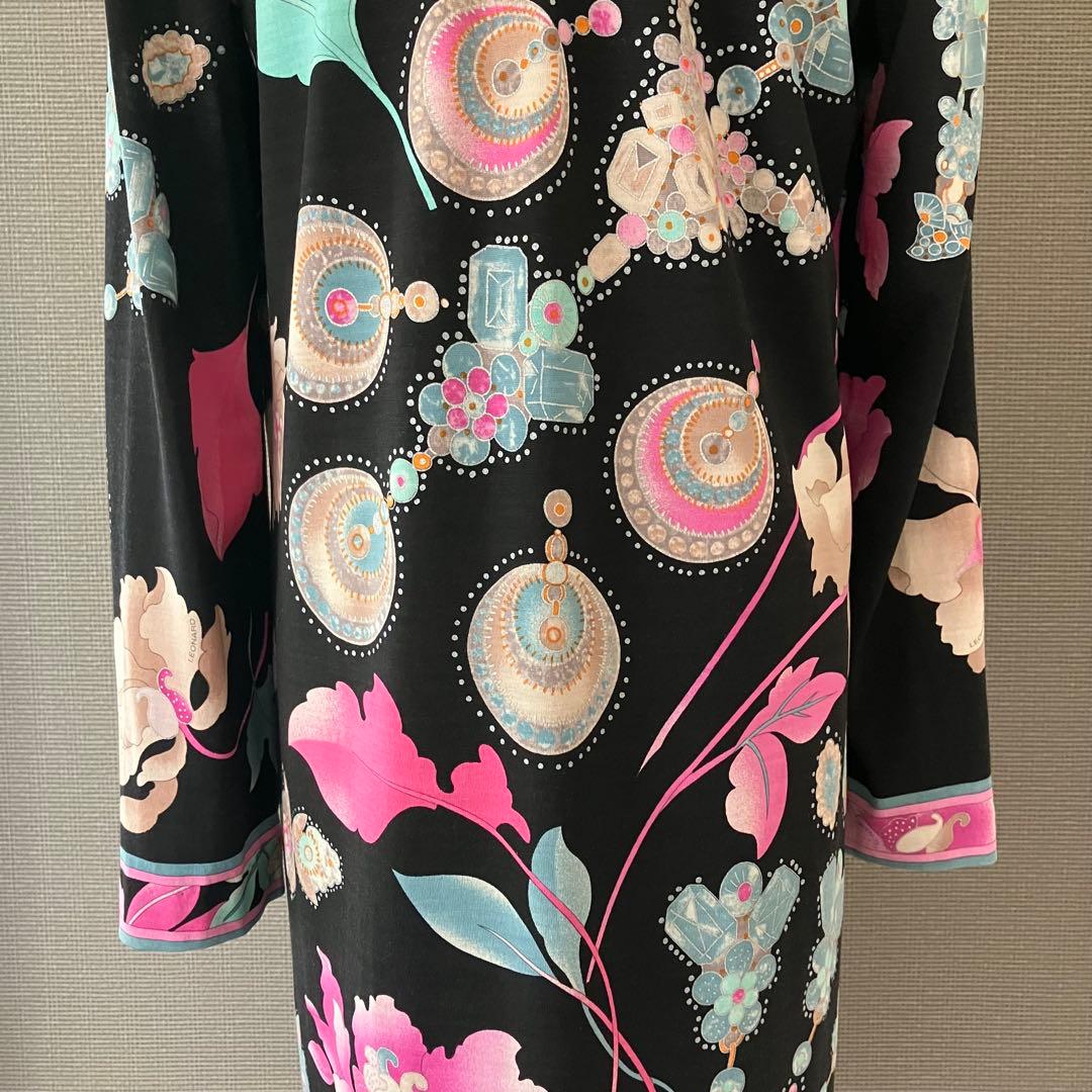 美品　レオナール　ワンピース　花柄　大きいサイズ42