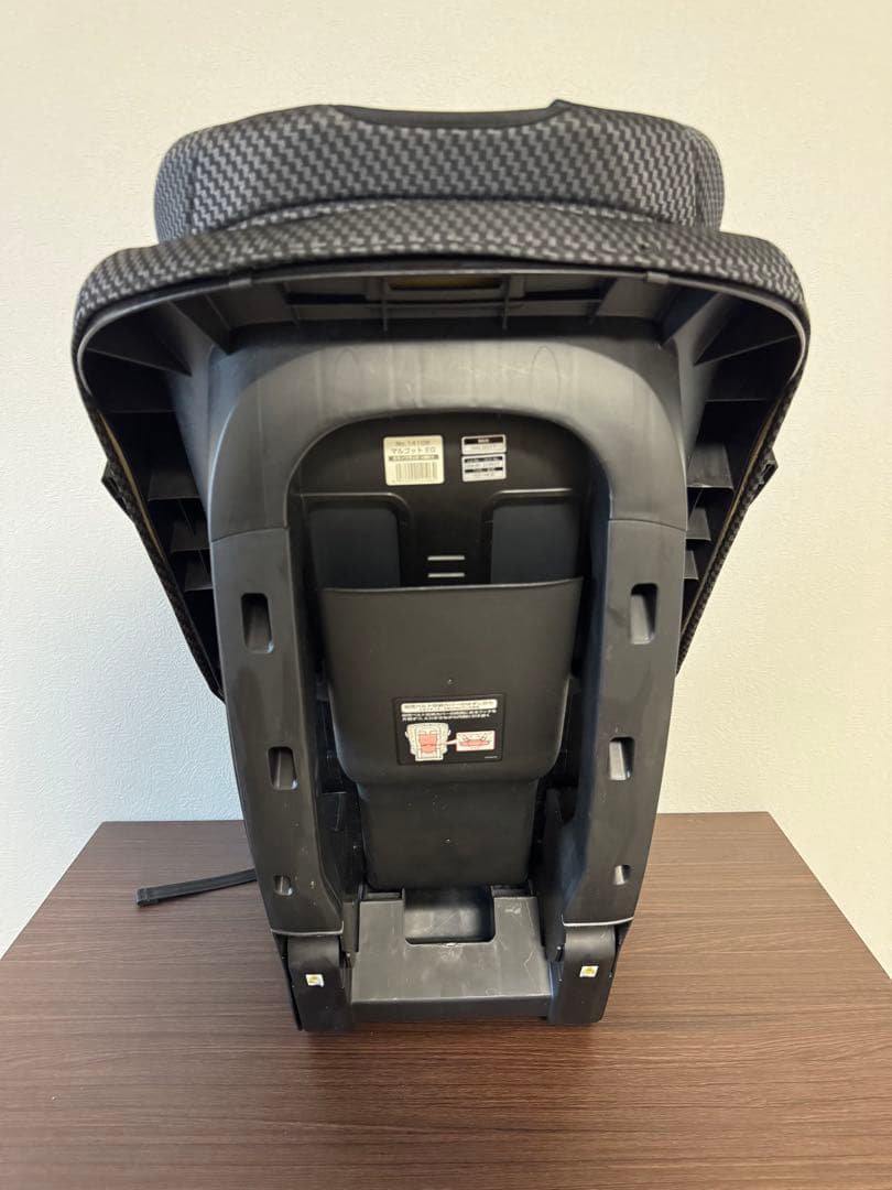 Combi チャイルドシート ブラック/レッド