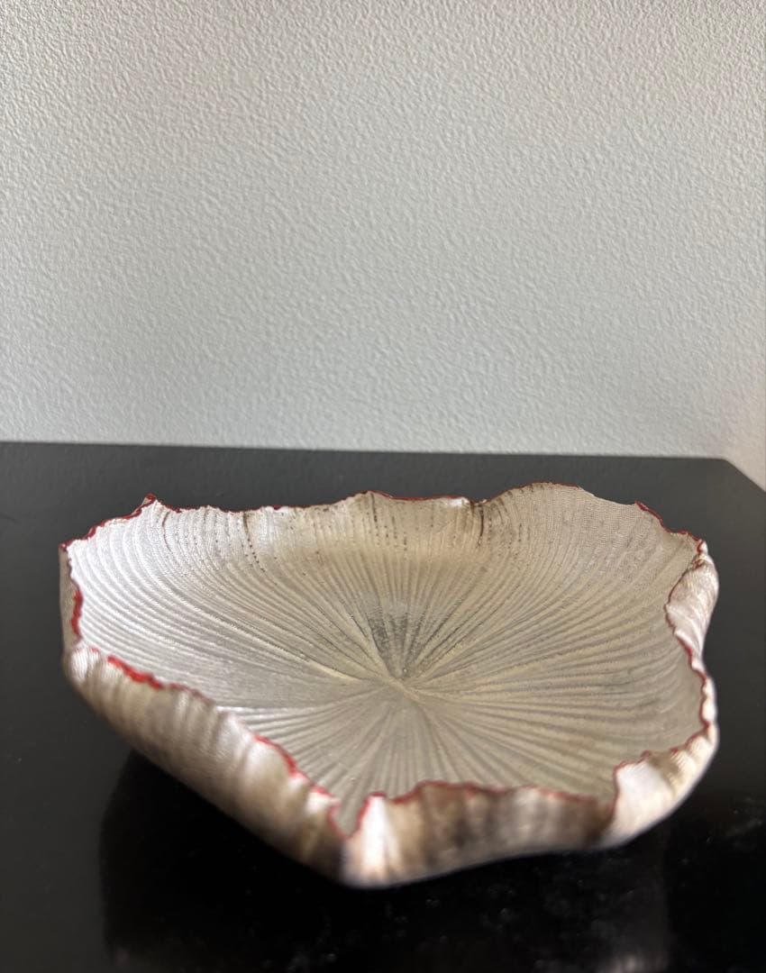 林みちよ 紅縁銀彩皿（No.3） 菓子皿 オブジェ アート 茶道