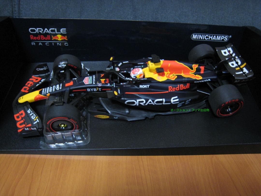【12/7まで】レッドブルRB19　ミニチャンプス1/18　フェルスタッペン