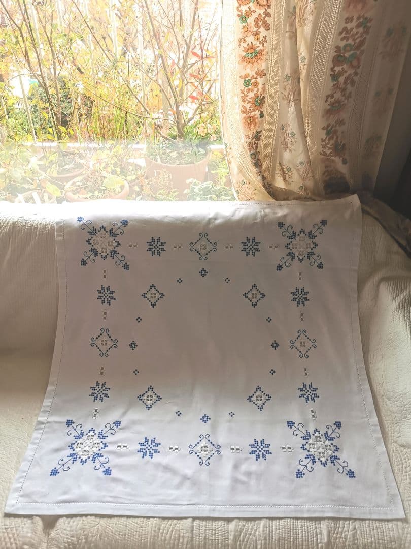 アンティーク 北欧ハーダンガーレース刺繍 大判クロス ブルーワーク